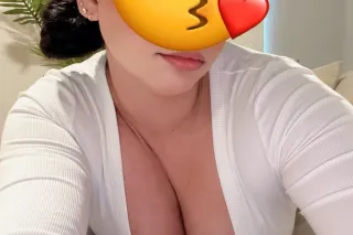ALL NATURAL THICK LATINA 🍑 com... - Image 4