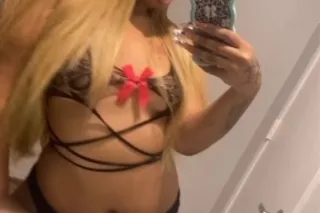 wet asf waiting for you papii😌... - Image 1
