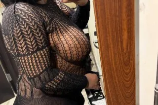 best head and pussy you could have 💦🥴daddy let me put this juicy ass and pussy on you ❤come shove your dick down my throat and mke me cum all over - Image 1