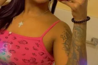 Latina Goddess💕 LETS PLAY‼I speak English and Spanish girls 100 real the girl in the photo - Image 3