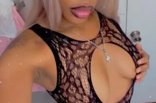 HAY DADDIE ITS GOLDIEE💫TALL SL... - Image 3