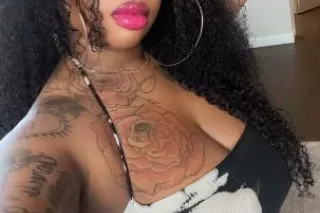 When the mac&yams touch= ME😋😁 - Image 4