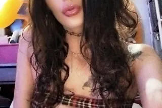 New in town FREAKY BUSTY SLUT ... - Image 3