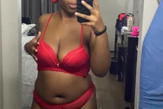 Thick Queen With a pretty face to match 🥰 - Image 8