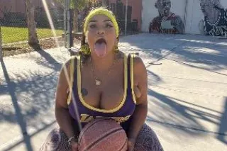 🔥😻 Juicy THROAT Knockers 💦💧Hea... - Image 3