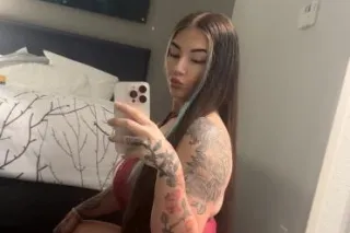 Cum Enjoy The REAL Royal Treatment 👑 Only In Town For Limited Time - Image 1