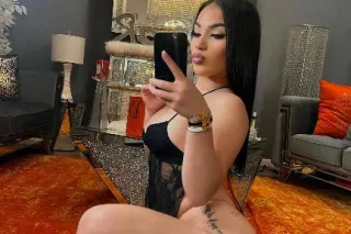 😋I'm a shy girl if you want to... - Image 2