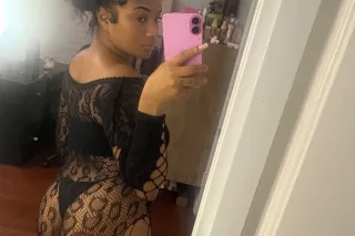 hey daddy 💦👅 sexxy brownskin, ... - Image 4