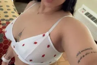 Hola soy karly una chica latin... - Image 2