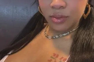 Spanish mami, Fine and ready f... - Image 2