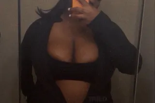 are you a hungry heres a treat... - Image 2