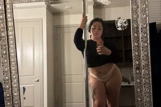 Natural beauty with big booty.... - Image 4