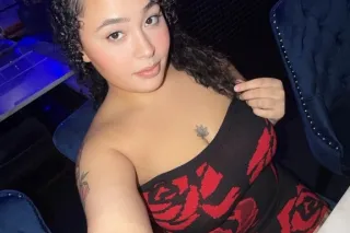 Natural beauty with big booty.... - Image 1