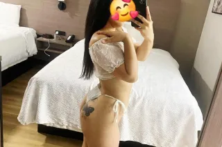 You'll get the best experience here. I'm your submissive bitch, come and dominate me, daddy. I'm a bitch who just wants to have a good time. 😇🔥❤ - Image 1