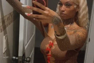 Hey, GoodMorning Daddies 🥰 Hosting and I have SPECIALS 🌸 ✨🏆 - Image 6