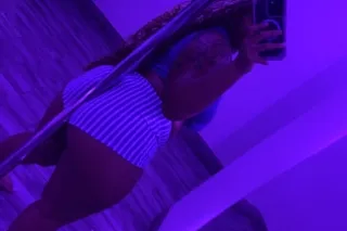 visting in town , bored come see me 😘 - Image 4