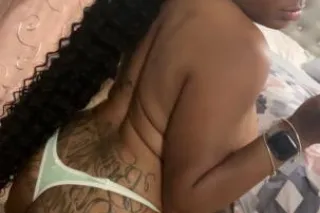 SLIPPERY WHEN WET 😩💦💦 pretty b... - Image 1