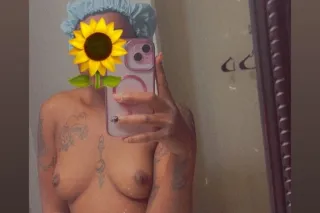 New Here😘 Sweet, Petite, Brown... - Image 2