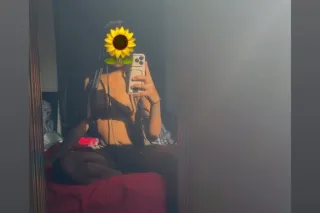 New Here😘 Sweet, Petite, Brown... - Image 1