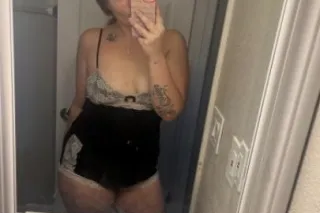 Thick Curvy Star-Tatted BBW 🌟🍑... - Image 2