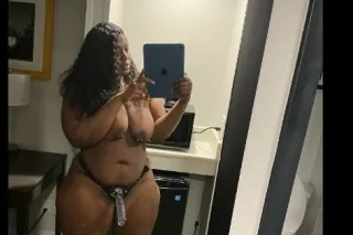 COME FUCK A FAT ASS TIGHT PUSS... - Image 2