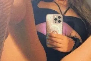💕Sexy Hot Girl💦 Enjoy my Servi... - Image 2