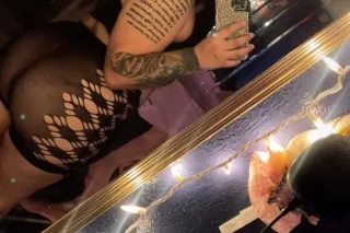 READ MY AD SEXY LATINA AVAILAB... - Image 3