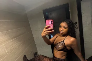 5'4 SLIM THICK & PETITE FREAK 💦🍑 CUM BEND ME OVER NOW! 😻✅ - Image 10