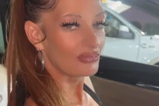 New to area 🤩 Tx Barbie Tons o... - Image 1