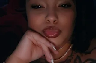 One\nNight , only i'm from out... - Image 2