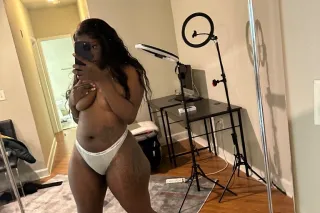 chocolate bouncy booty 🍑💦 - Image 4