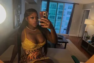 Face pretty 😮‍💨💎with a sexy Bo... - Image 4