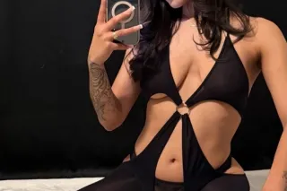 Available 24/7 for facetime shows & content 🌸 ADD INSTA TO KEEP UP W MEETS @keepingupwgirlyface - Image 7