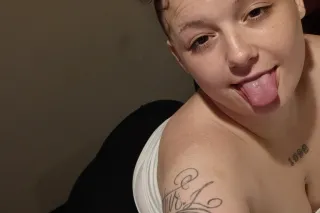 Tastyy Tuesdayyy‼‼💦 Let Me Show You How Good This Mouth Is 💦😈😝 Sexy Thicc PAWGG 🩵💛 - Image 5