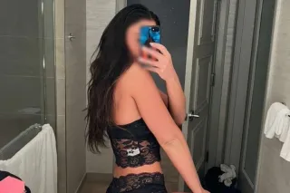 Fit brunette ready to have som... - Image 3