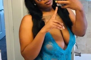 Amoni in CARLSBAD..CURVY🍑/BUSTY😚/SEXY🥰 Treat AVAILABLE ✨🌹INCALL/OUTCALL🍆 - Image 3