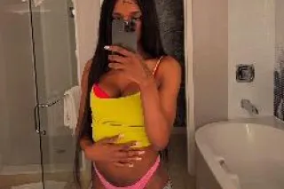 Slim Petite TRANNY BROWNBONE🩷🩷... - Image 1