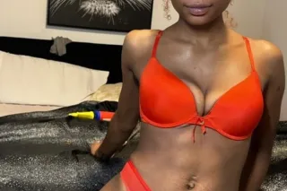 NEW SLUT IN TOWN COME FUCK MY ... - Image 2
