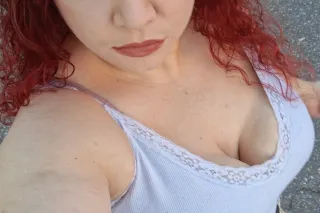 **AVAILABLE NOW OUTCALL PLEASE** White- THICK THICK- Red head - Image 8