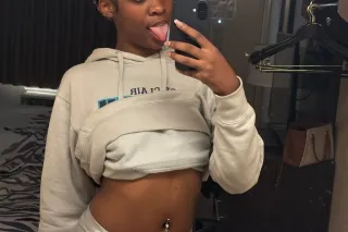 COME SEE SEXY PETITE MS CINNAM... - Image 1