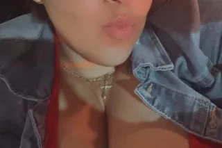 Hey Big daddy CUM see me!! 😩😩👅... - Image 1