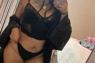 Sexy Latina Mamii (Hablo Espan... - Image 3