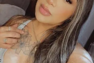 Sexy Latina Mamii (Hablo Espan... - Image 1