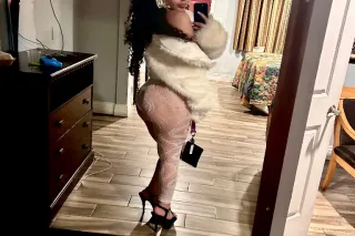 🍆💦🍑5'2 CURVY LATINA AVAILABLE ... - Image 2