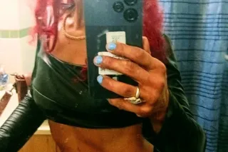 hello my loves am behind but am ready now taking calls wet wet ready lets play - Image 2
