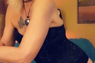 mature, hot, sexy - Image 6