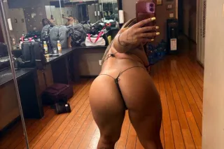 Thickums 💋 - Image 3