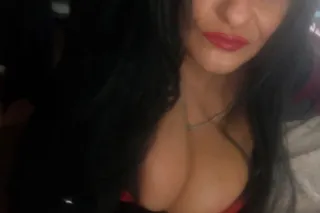 "ALERT""{{79 ROSES SPECIAL IINCALL TODAY ONLY CARDATE AND OUTCALL SO COME RIDE WITH ME }}""( CARDATE IS AVAILABLE. OUTCALL OPTION IS AVAILABLE IF YOU UBER ME TO AND FROM YOUR PLACE PLUS OUTCALL ROSES INTHE PAST - Image 12