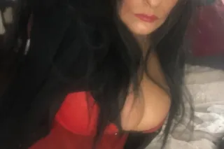 "ALERT""{{79 ROSES SPECIAL IINCALL TODAY ONLY CARDATE AND OUTCALL SO COME RIDE WITH ME }}""( CARDATE IS AVAILABLE. OUTCALL OPTION IS AVAILABLE IF YOU UBER ME TO AND FROM YOUR PLACE PLUS OUTCALL ROSES INTHE PAST - Image 9