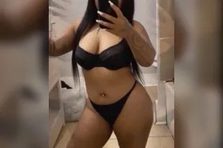 🥂🍾 4 Foot 3 Juicy Ass Midget 🍾... - Image 2